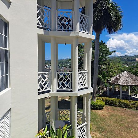 Ivory Tower Ocho Rios 아파트 외부 사진